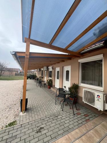 Napfény Apartman (Napfeny Apartman) in Mako