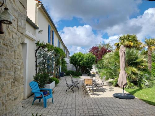 Erkély/terasz, "LA ROCHELLE LODGE" Chambres d'Hôtes ("LA ROCHELLE LODGE" Chambres d'Hotes) in Sainte Soulle