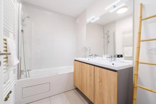 Grande maison moderne a Saint-Jean – 10 voyageurs in Saint-Jean