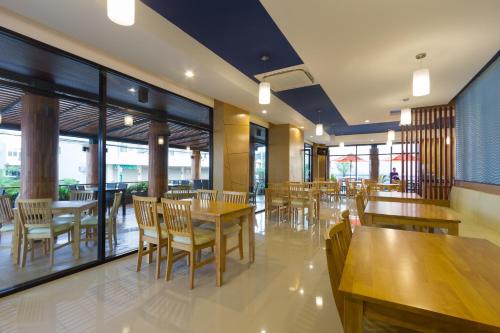 Restaurant, Siva Royal Hotel in Phatthalung