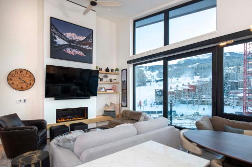Electric Pass Lodge 605 by Snowmass Mountain Lodging