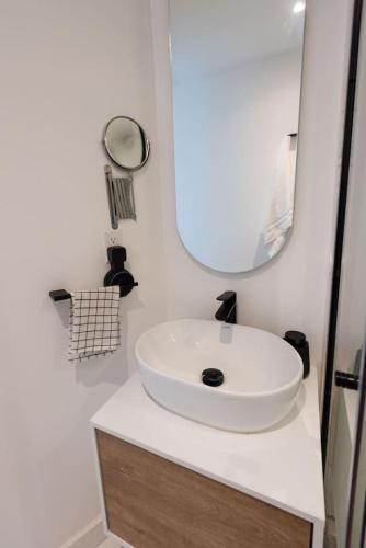 Amazing Loft Roma Nte with AC and Rooftop - image 2