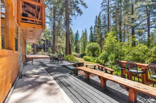 Little Bridge Lodge - Storybook Stateline Oasis in Kingsbury (NV)