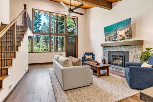 Little Bridge Lodge - Storybook Stateline Oasis in Kingsbury (NV)