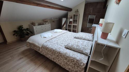 Love room- Le Cocon Osé (Love room- Le Cocon Ose) in Autun