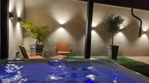 Love room- Le Cocon Osé (Love room- Le Cocon Ose) in Autun