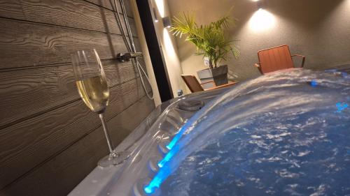 Love room- Le Cocon Osé (Love room- Le Cocon Ose) in Autun