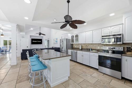 Coastal Luxe Retreat - Heated Pool & Spa - Games in Hilton Head Island (SC)