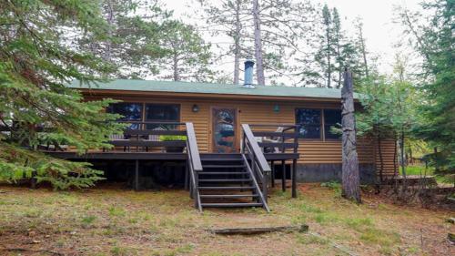 Hotelli välisilme, Traditional Cabin - Family Headquarter - 2 Bed Cabin - Fast Wi-Fi CB09 in Babbitt
