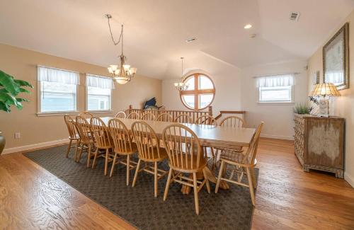 Serenity in Nags Head - MP 11 Oceanfront Ocean View Pool Hot Tub Pets OK YR Flex Stays - image 2