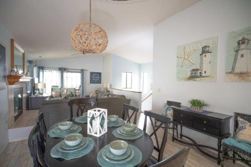 設施, Spacious 3BR Home with Hot Tub & Private Yard in 格羅弗海灘