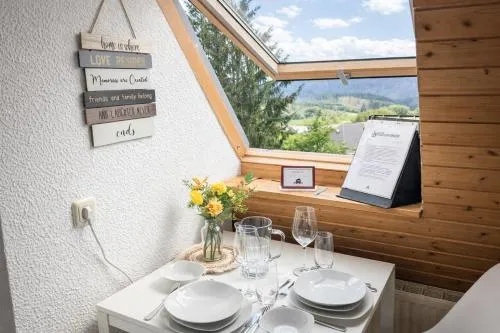Urlaubsmagie - Ferienwohnung Bergsteigersuite - mit Balkon - Blick in die Sächsische Schweiz - B8 in Sebnitz, Deutschland