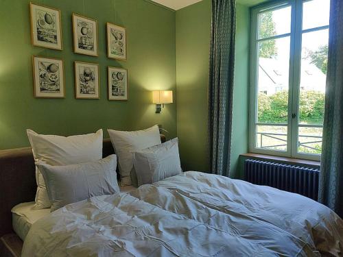 1 queen bed