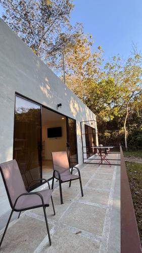 Miles Away Boutique Villa in 哥巴諾