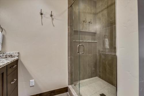 Barton Creek Vista: Secluded Peak 7 Home Hot Tub & Fireplace! - image 3