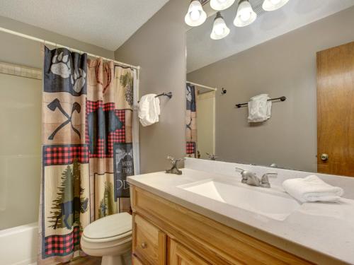 Mountain Charm 3 Bedrooms Sleeps 6 Private Wood Fireplace Pool Table - image 20