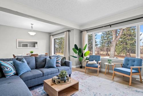 Modern House-3BR/Spacious good for 8/Free Parking – khách sạn tại Khu vực sân bay Edmonton