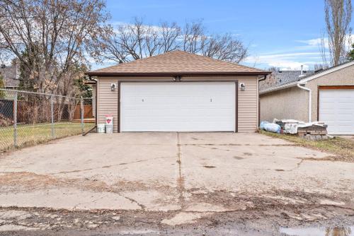 Modern House-3BR/Spacious good for 8/Free Parking - image 4