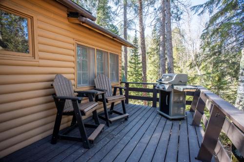 Hotelli välisilme, Traditional Cabin - First on the Water - Nearest to Marine - Netflix CB10 in Babbitt