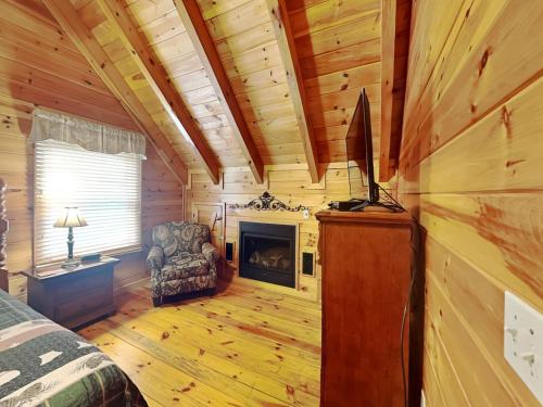 Aspen's Envy 4 Bedrooms Sleeps 16 Pool Table Hot Tub Mountain Views - image 16