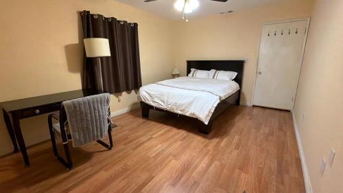 Citrus Loft Room B - Quiet and Convenience Female Only in Covina (Kalifornia)