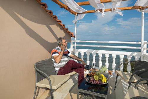 MARE BLU STUDIOS & SUITES 2