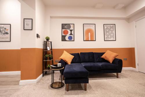 4 BDR, Free Parking - Sleeps 8 - Contractor, Professionals, Family Friendly gîte à louer Cossham Family Planning Clinic