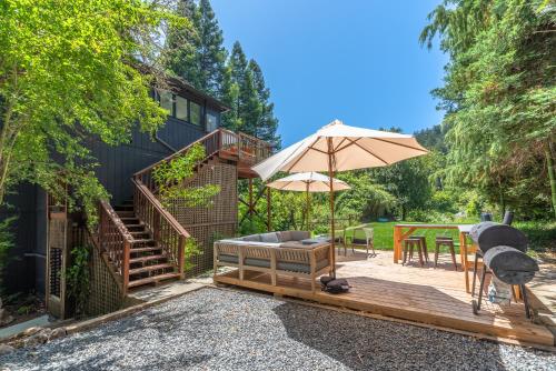 Létesítmények, Point of View in Forestville (CA)