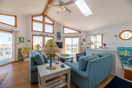 Key to Paradise - Kitty Hawk MP 4, Pool, Hot Tub, Excellent Ocean View, Easy Beach Access in Κίτι Χουόκ(Βόρεια Καρολίνα)