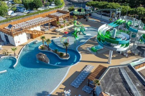 Mobilhome 400m de la plage Camping 5 étoiles