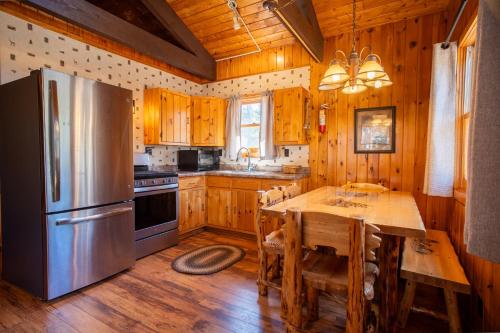Seadmed, Spacious 3 Bed House - Built for Groups - Smart Tv - Wi-Fi CB11 in Babbitt