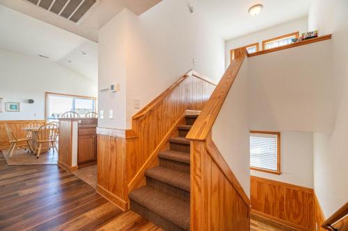 Carolina Cottage - Kitty Hawk, Oceanside, Walk to Beach, Pool, Hot Tub, Pool Table in Κίτι Χουόκ(Βόρεια Καρολίνα)