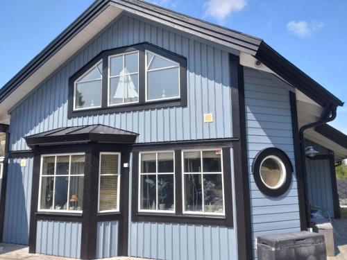 Villa i sommaridyll 4 sovrum in Tjarndalen