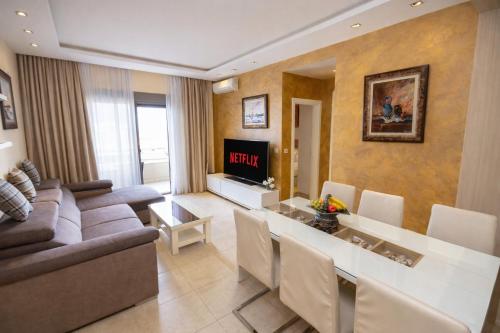 2 bedrooms, 3 beds
