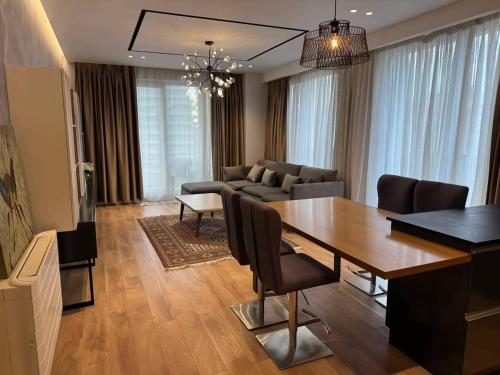 Skanderbeg Square Center Apartments, Tirana (photo 4)