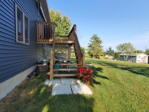 BizLodge Napanee Hillside Bayview Group And Family in Napanee (ON)