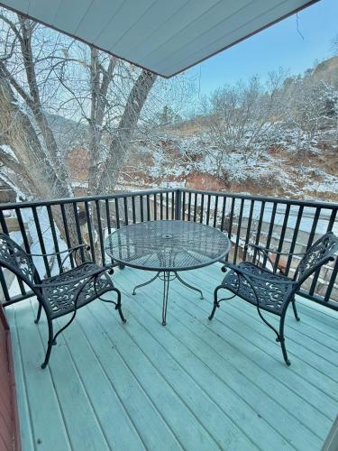 Pikes Peak Inn