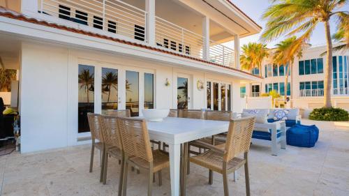 Beach Haven by AvantStay Pool Ocean Views Steps from the Beach in Fort Lauderdale, USA