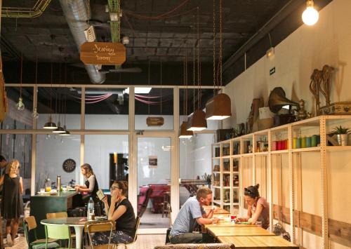 Pars Tailor's Hostel – Barcelona, NJ