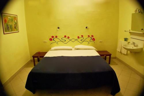 AlbergoTeatro Room Type - Double Room with Shared Bathroom