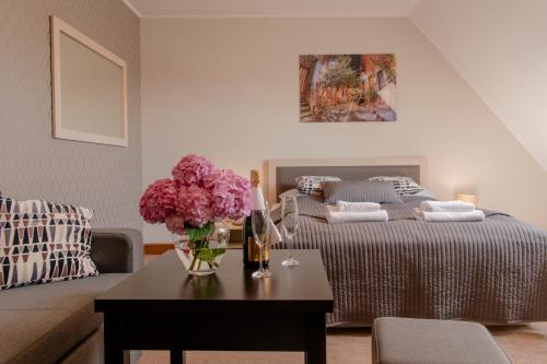 Deluxe Double Room (2 Adults + 1 Child)