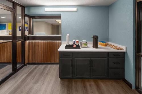 Days Inn by Wyndham Kansas City Northeast, Kansas City (photo 5)