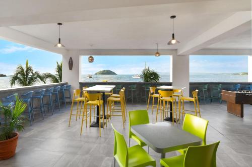ผับ/เลาจน์, Decameron La Marina Guayabitos, Ramada All-Inclusive Resort in ริงกอง เด กัวยาบิโตส