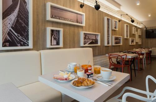 Reims Hotel - image 8