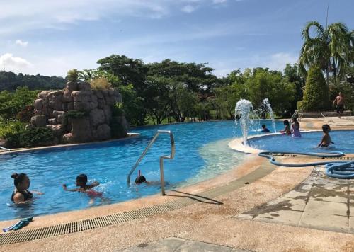 2-Storey with 4BR Villa in a High-End Subdivision in Matina Pangi