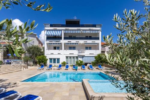 Family Resort Santa Maria Rooms – khách sạn tại Stara Novalja