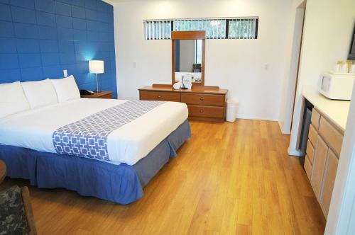 CCBC男同性戀度假酒店 (CCBC Resort Hotel - A Gay Men's Resort) in 大教堂市