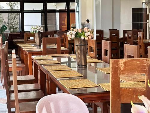 Eden Beach Resort Zambales - 레스토랑