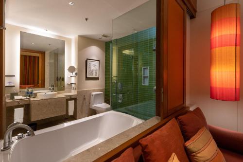 room detail thumbnail 2