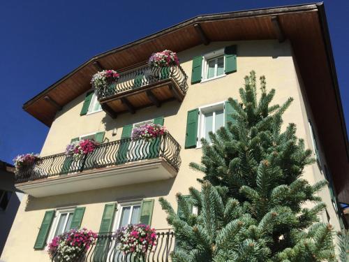 A szálláshely kívülről, Apartments Trettel in Tesero